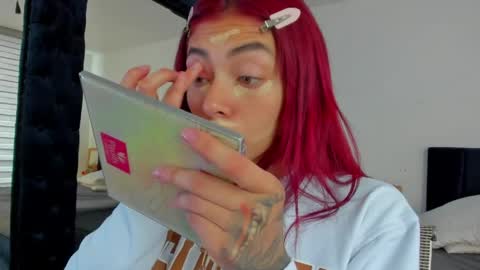 Snapshot of melanie_roux_ chatting on April 2026 12:44:02 PM Melanie roux online show from April 2026 12:44:02 PM