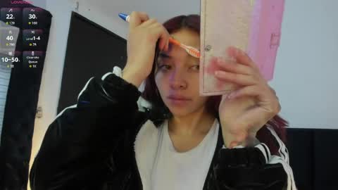 Snapshot of melanie_roux_ chatting on April 2026 12:20:01 PM Melanie roux online show from April 2026 12:20:01 PM