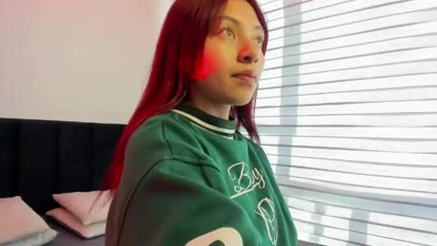 Snapshot of melanie_roux_ chatting on May 2026 12:11:02 PM Melanie roux online show from May 2026 12:11:02 PM