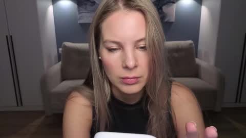 Snapshot of melaniebennett chatting on December 2025 06:07:02 AM Melanie Bennett online show from December 2025 06:07:02 AM