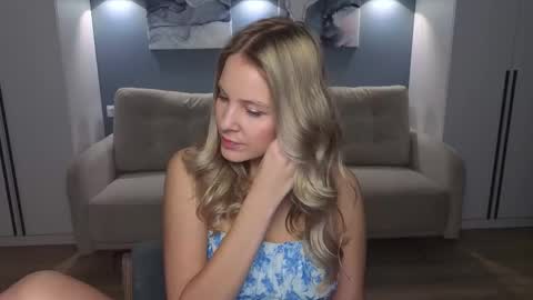 Snapshot of melaniebennett chatting on December 2025 06:30:02 AM Melanie Bennett online show from December 2025 06:30:02 AM
