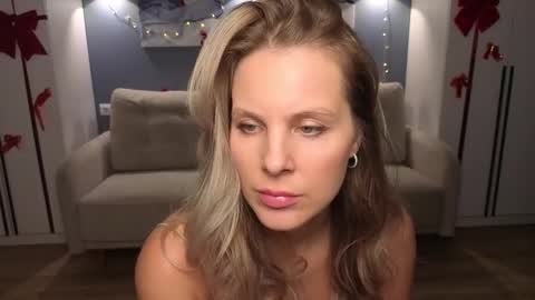 Snapshot of melaniebennett chatting on January 2026 05:27:02 PM Melanie Bennett online show from January 2026 05:27:02 PM