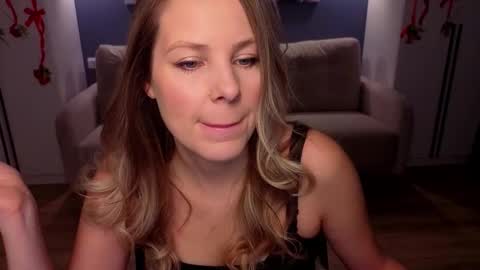 Snapshot of melaniebennett chatting on February 2026 06:10:01 AM Melanie Bennett online show from February 2026 06:10:01 AM