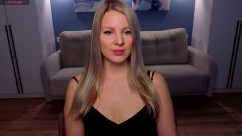 Snapshot of melaniebennett chatting on April 2026 06:51:01 AM Melanie Bennett online show from April 2026 06:51:01 AM