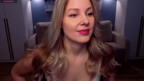 Snapshot of melaniebennett chatting on April 2026 06:40:02 AM Melanie Bennett online show from April 2026 06:40:02 AM