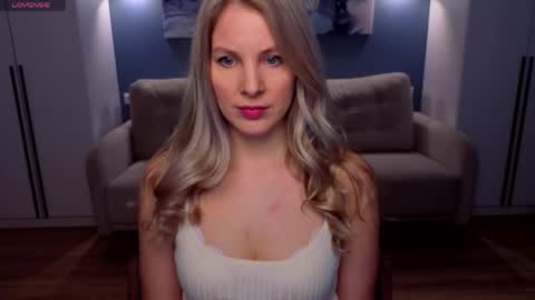 Snapshot of melaniebennett chatting on April 2026 08:07:02 AM Melanie Bennett online show from April 2026 08:07:02 AM
