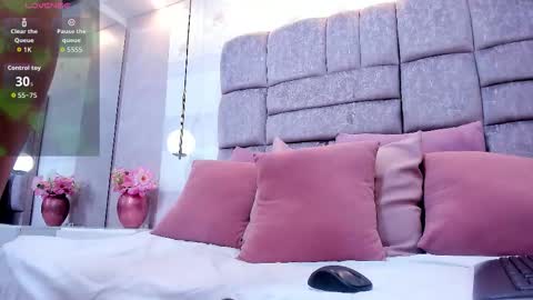 Snapshot of melaniee_joness chatting on February 2026 05:19:02 PM melaniee_joness online show from February 2026 05:19:02 PM