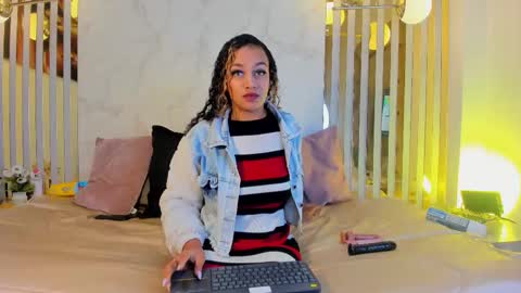 Melanie  online show from September 2025 11:10:02 AM