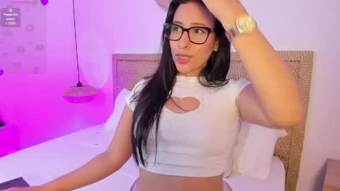 Snapshot of melaniejeann_ chatting on May 2026 02:40:02 AM melaniejeann_ online show from May 2026 02:40:02 AM