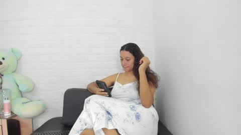 melannie roses online show from July 2026 07:18:01 PM