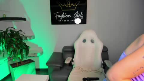 MelanyLuv online show from February 2025 01:27:02 AM