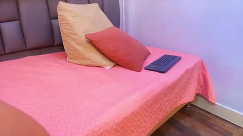 Melany  online show from June 2026 03:31:01 AM