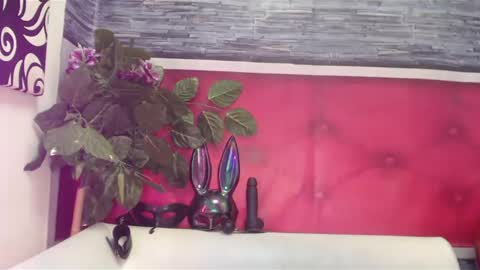 melhiza online show from March 2025 01:24:02 PM