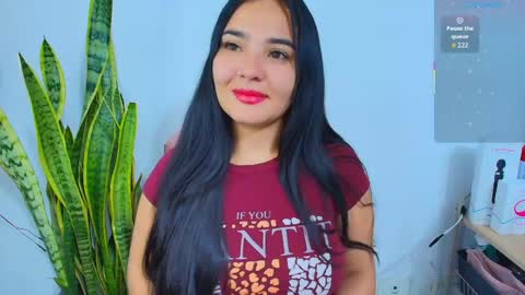    Independent model online show from May 2026 12:18:01 AM