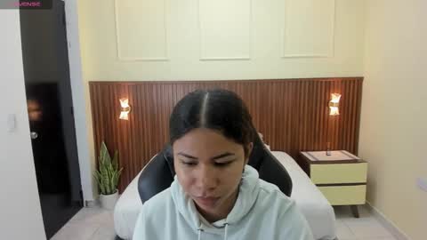 M E L I N A  online show from November 2025 12:08:02 PM