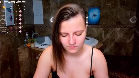 Melinda online show from November 2025 12:31:01 AM