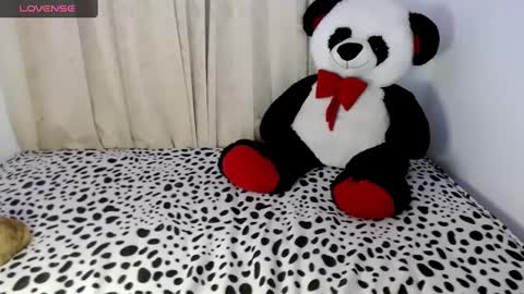 Snapshot of melinna706702 chatting on March 2025 03:00:01 AM melinna706702 online show from March 2025 03:00:01 AM