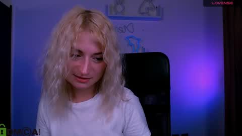 Snapshot of melisa_white1 chatting on July 2026 09:16:02 AM Melisa online show from July 2026 09:16:02 AM