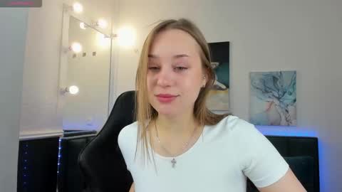 Snapshot of melissa__new22 chatting on January 2026 01:11:02 AM Hi I am Melissa online show from January 2026 01:11:02 AM