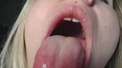 Melissa  Ray online show from December 2024 09:20:01 PM