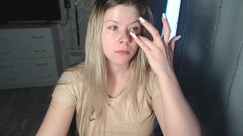 Melissa  Ray online show from February 2025 08:32:02 AM