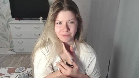 Melissa  Ray online show from February 2025 03:00:02 AM