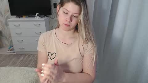 Melissa  Ray online show from February 2025 10:07:01 AM