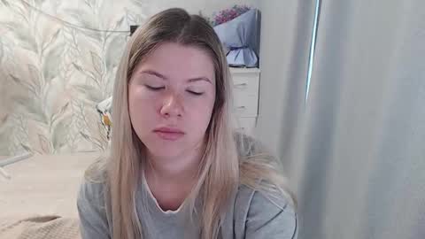 Melissa  Ray online show from September 2025 02:55:01 AM