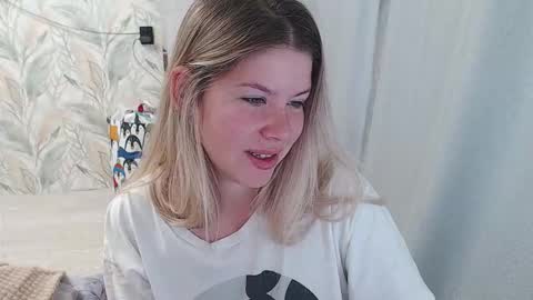 Melissa  Ray online show from September 2025 03:08:01 AM