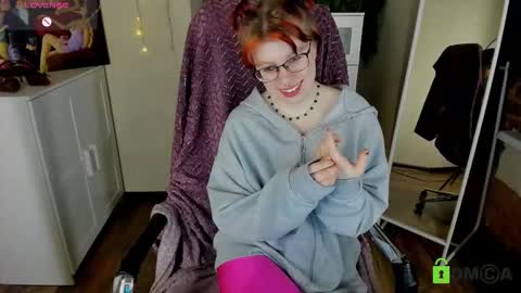 Melissa online show from November 2025 03:48:01 AM