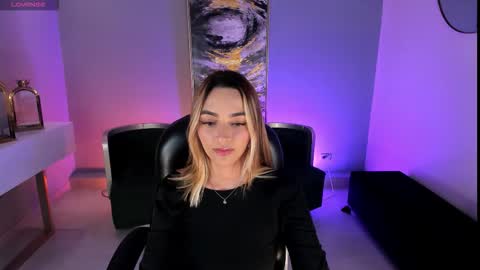 Snapshot of melissamoore_ chatting on March 2026 03:11:02 AM Call me Meli online show from March 2026 03:11:02 AM