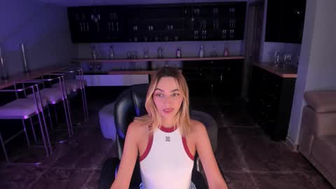 Snapshot of melissamoore_ chatting on March 2026 02:49:01 AM Call me Meli online show from March 2026 02:49:01 AM