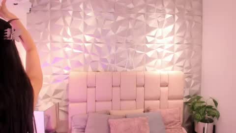  Mell online show from May 2026 11:59:02 AM