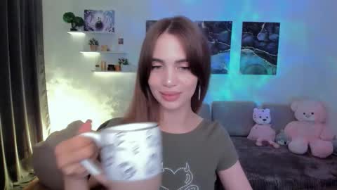 Snapshot of mellifluoustess chatting on September 2025 09:15:02 PM Tessa online show from September 2025 09:15:02 PM