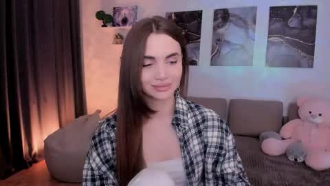 Tessa online show from May 2026 03:00:02 AM