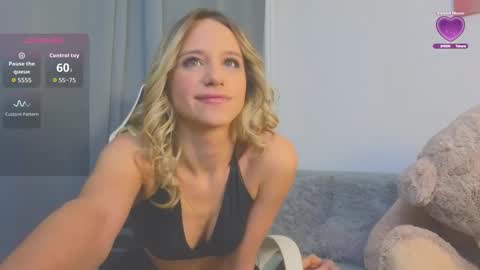 Snapshot of mellisakim chatting on October 2025 10:09:01 PM Mellisa online show from October 2025 10:09:01 PM