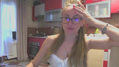 Melly online show from February 2025 08:20:01 AM