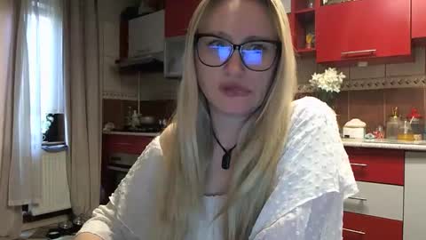 Melly online show from April 2026 05:54:01 AM