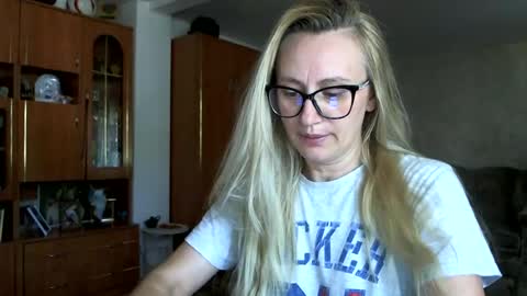 Melly online show from June 2026 12:49:01 PM