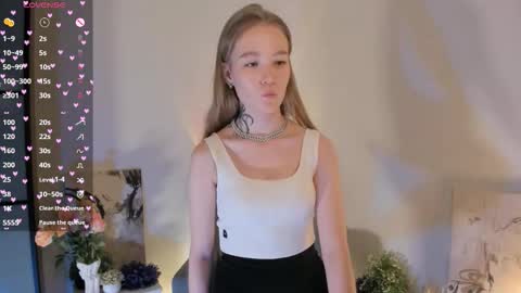 Snapshot of melodievejar chatting on December 2025 05:14:01 AM melodievejar online show from December 2025 05:14:01 AM