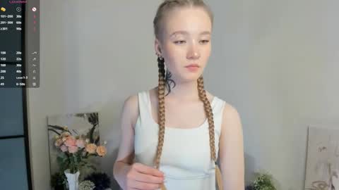 Snapshot of melodievejar chatting on January 2026 04:06:02 AM melodievejar online show from January 2026 04:06:02 AM