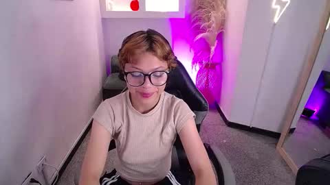 Snapshot of melody701583as chatting on February 2026 12:39:02 PM melody701583as online show from February 2026 12:39:02 PM