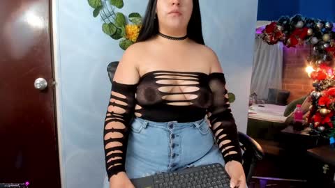  Leslie  online show from December 2024 11:02:01 AM