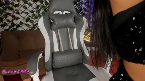 melody_cute10 online show from February 2025 01:44:01 PM