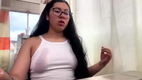 Mell  online show from November 2025 01:54:02 PM