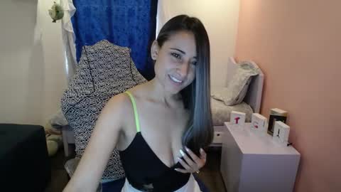 Snapshot of melody_sofia1 chatting on January 2025 08:00:01 PM Melody online show from January 2025 08:00:01 PM