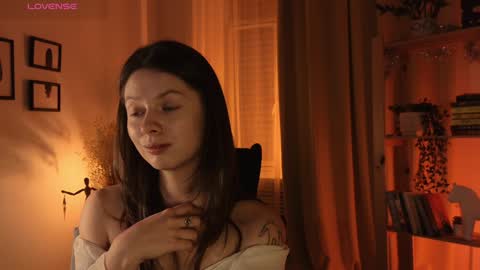 Snapshot of melodykey_x chatting on December 2024 02:44:01 PM melody online show from December 2024 02:44:01 PM