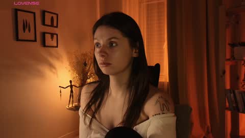 Snapshot of melodykey_x chatting on December 2024 05:48:01 PM melody online show from December 2024 05:48:01 PM