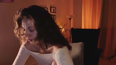 Snapshot of melodykey_x chatting on December 2024 03:43:02 PM melody online show from December 2024 03:43:02 PM