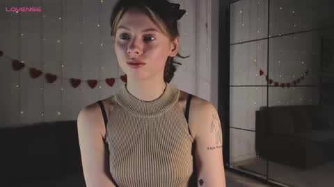 Snapshot of melodykey_x chatting on February 2025 02:02:01 PM melody online show from February 2025 02:02:01 PM